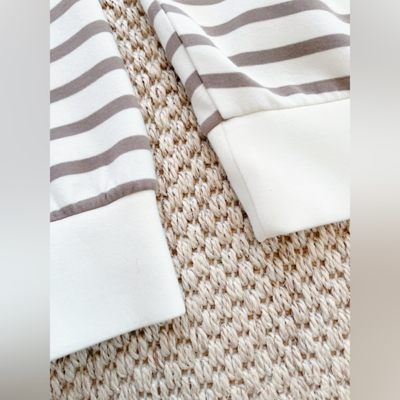 ✨ SPANX AirEssentials Striped Pullover Sweatshirt – Size S ✨ - Picture 8 of 9